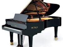 ペトロフ  ピアノ Petrof P237 Grand Piano